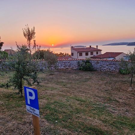 Studio Yellow Flower Rovinj Ngoại thất bức ảnh