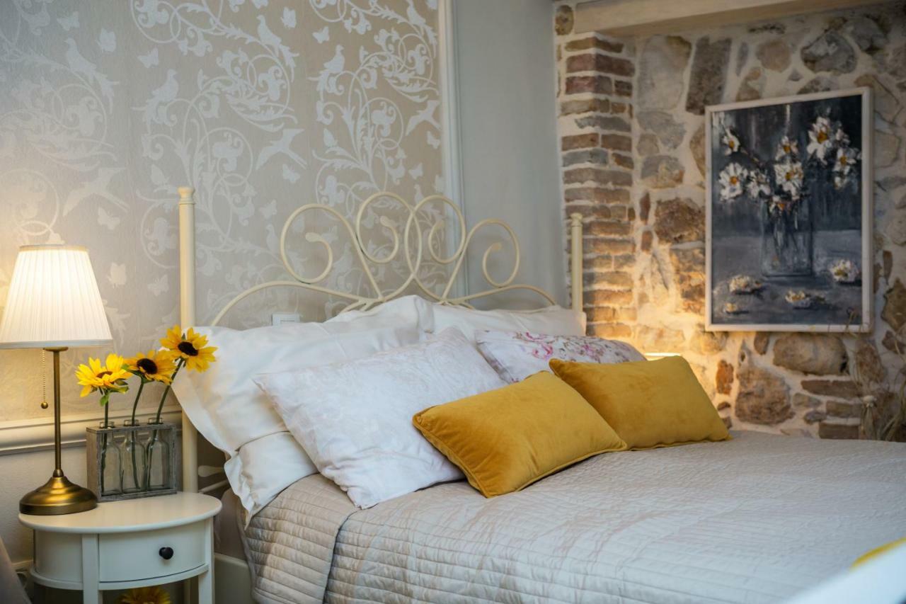 Studio Yellow Flower Rovinj Ngoại thất bức ảnh