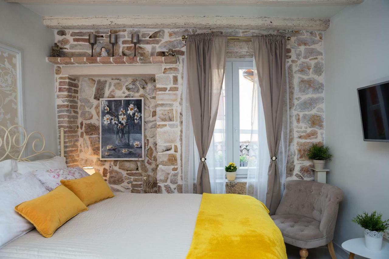 Studio Yellow Flower Rovinj Ngoại thất bức ảnh