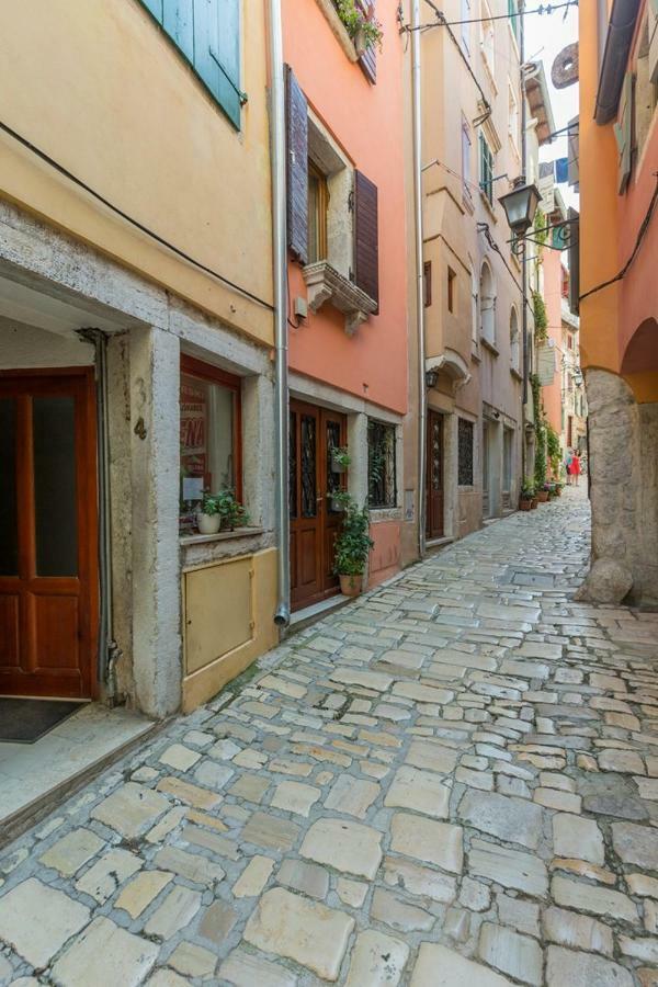 Studio Yellow Flower Rovinj Ngoại thất bức ảnh